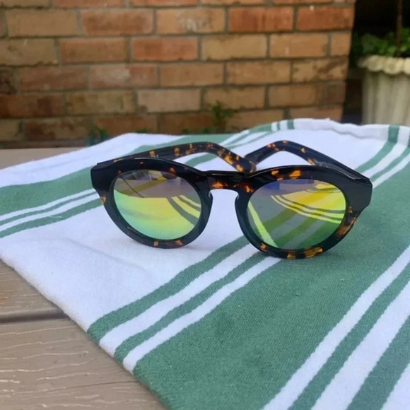 DIFF Eyewear‎ Sunglasses - No scratches - Picture 2 of 4